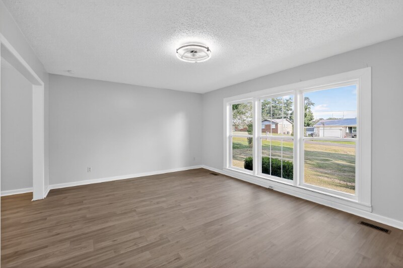 Building Photo - 2214 Windsong Trail