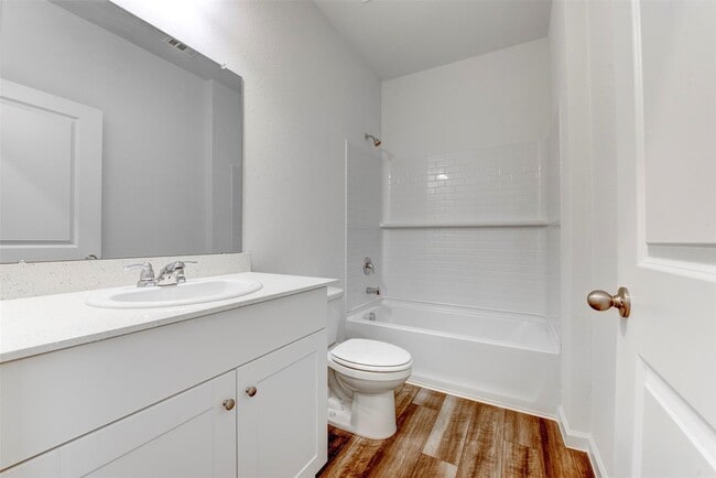 Building Photo - 14878 Calderon Dr