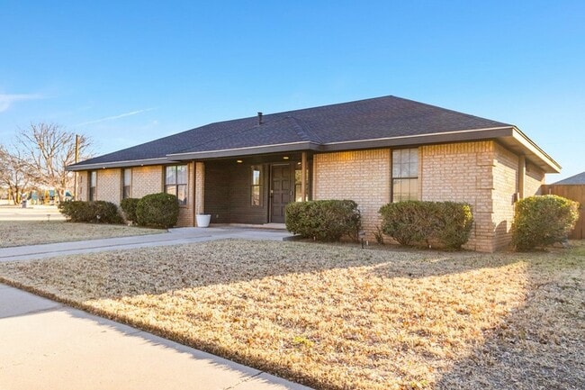 Building Photo - 3701 Oakmont Dr