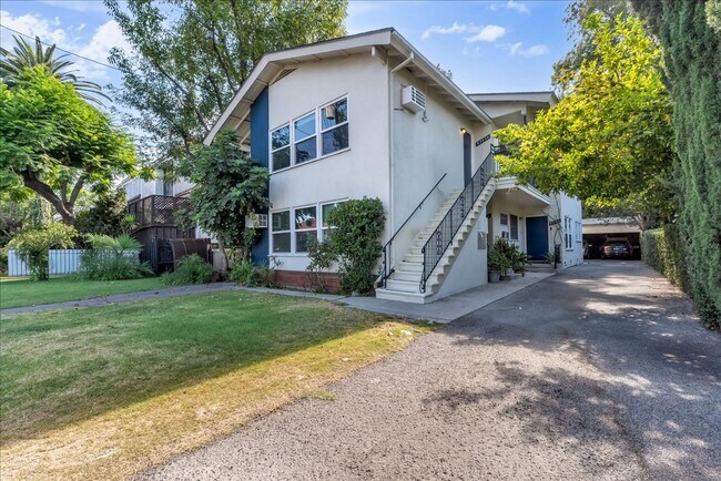 Building Photo - 4943 Coldwater Canyon Ave