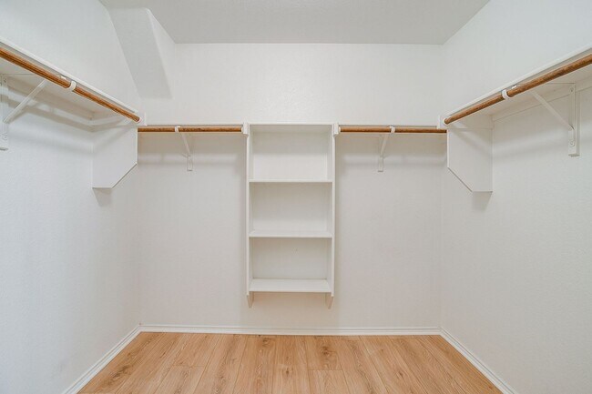 Building Photo - Beautiful Home in Gated Hidden Cove- Frisco 75036