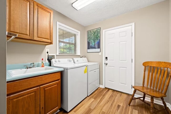 Building Photo - 270 Silver Lake N