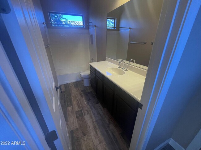 Building Photo - 4263 E Maplewood Ct