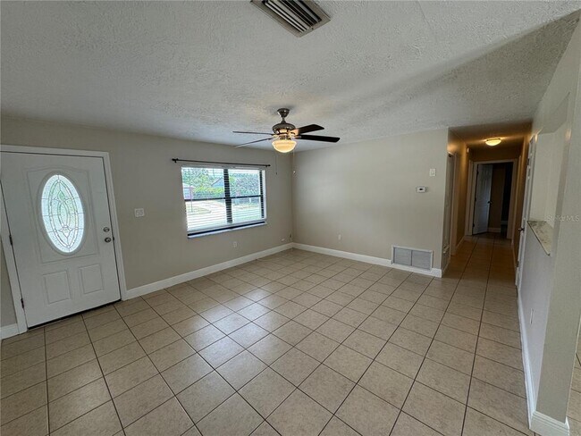 Building Photo - 1607 Stafford Rd