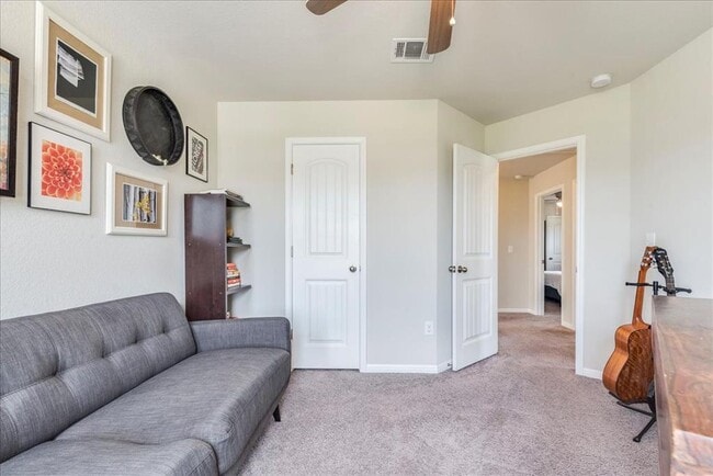 Building Photo - 190 Sandy Path