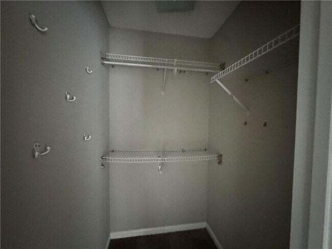 Building Photo - 183 Wood Crest Cir