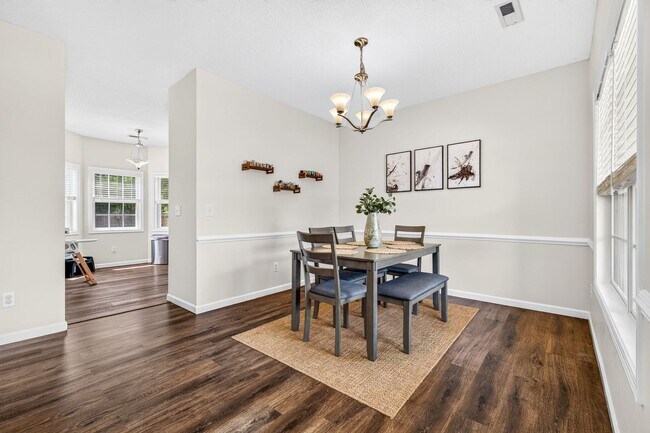 Building Photo - Spacious Living in the Heart of Quail Hill
