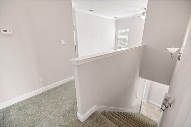Building Photo - 1578 Venice Ave