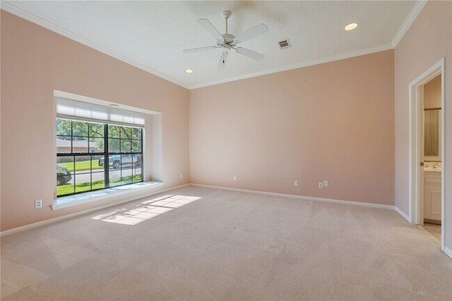 Building Photo - 1205 Brook Hollow Dr