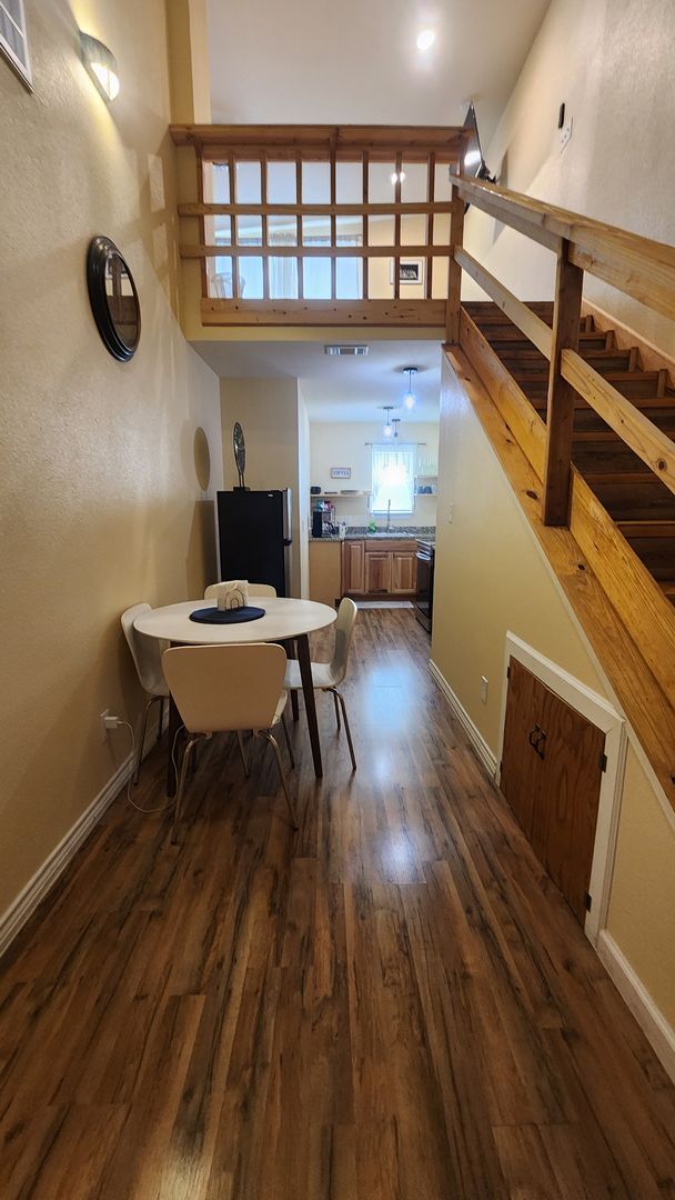 Building Photo - Welcome to the Cottage!