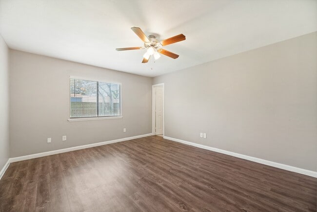 Building Photo - 17615 Autumn Hills Dr