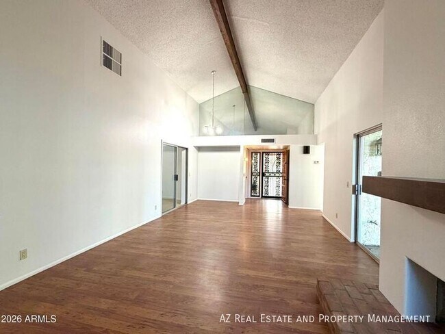 Building Photo - 2901 W Sierra St