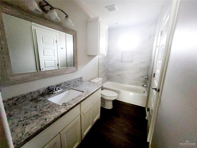 Building Photo - 12 Taxco Ct