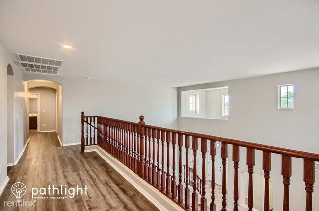 Building Photo - 5 br, 3 bath House - 1480 Anna Drive UNIT