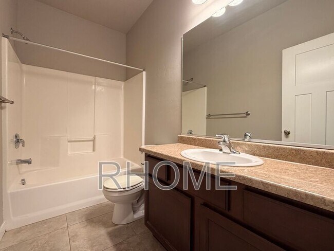 Building Photo - 3719 Lilac Heights Dr