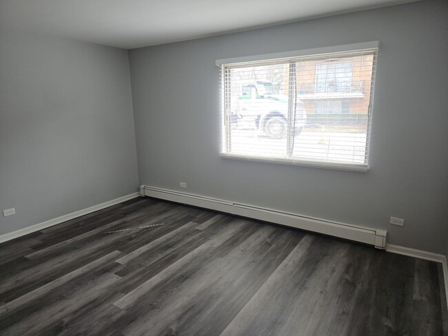 Building Photo - 110 W 66th St