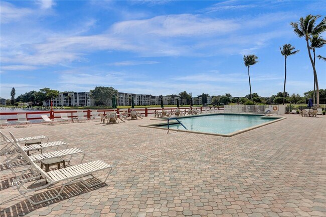 Building Photo - 1524 Whitehall Dr