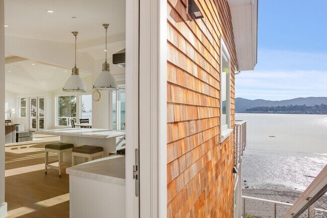 Building Photo - 386 Greenwood Beach Rd