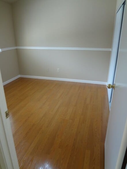 Building Photo - 9166 Madison Green Ln