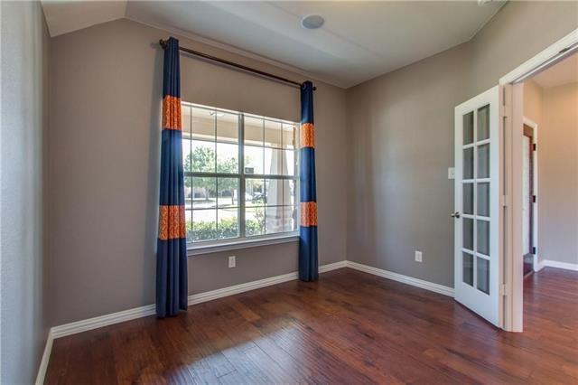 Building Photo - 1404 Bluebird Dr