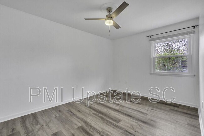 Building Photo - 3706 E North St