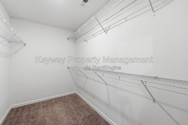 Building Photo - 228 Linsmore Ave