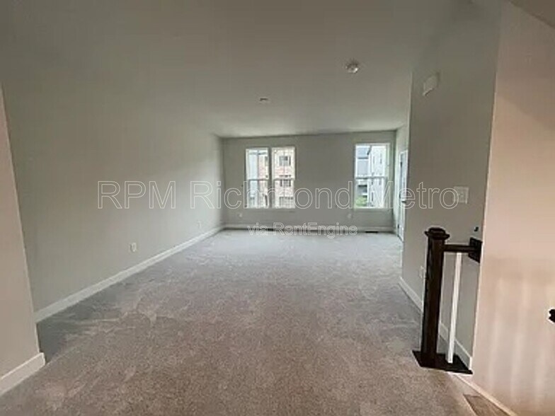 Building Photo - 2104 Boro Ridge St