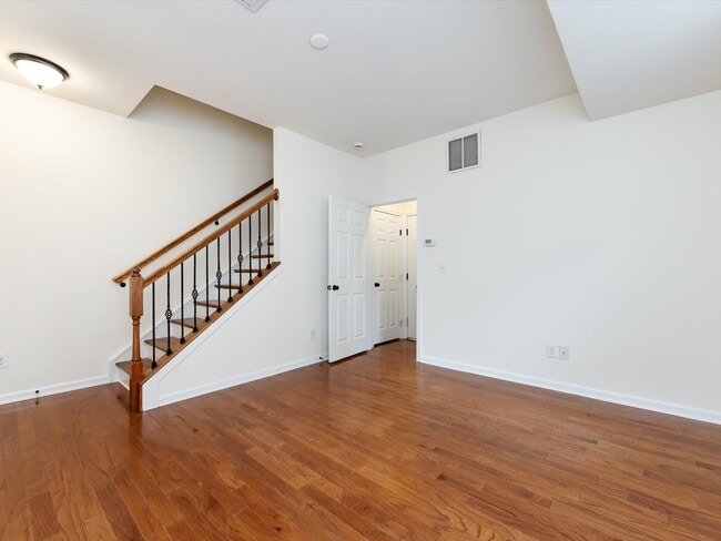 Building Photo - 257 N Irwin Ave