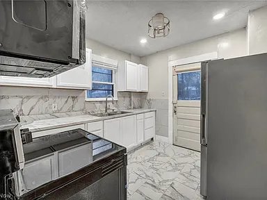 Building Photo - 960 Whittier Ave