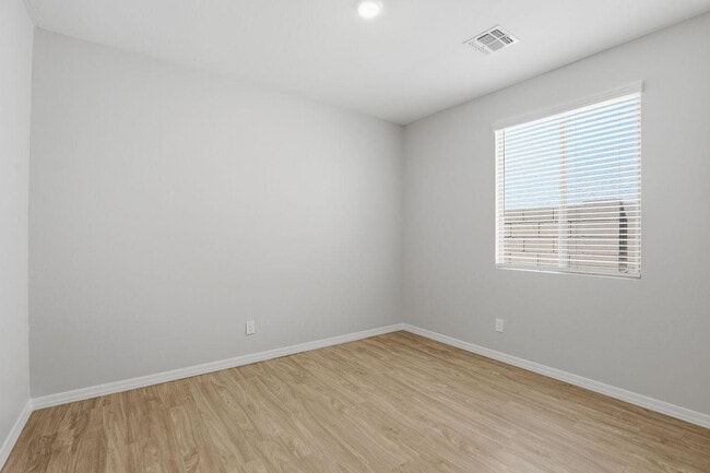 Building Photo - 9319 E Sector Dr
