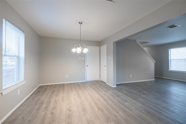 Building Photo - 10223 Revelstoke Dr