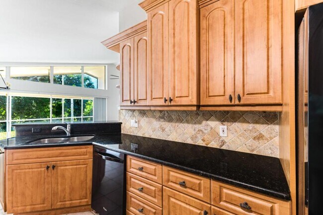 Building Photo - 9841 Las Casas Dr