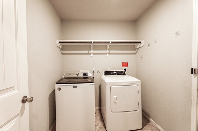 Building Photo - 29319 Dunns Creek Ct
