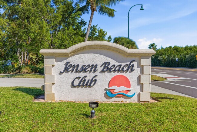 Building Photo - 4452 NE Ocean Blvd