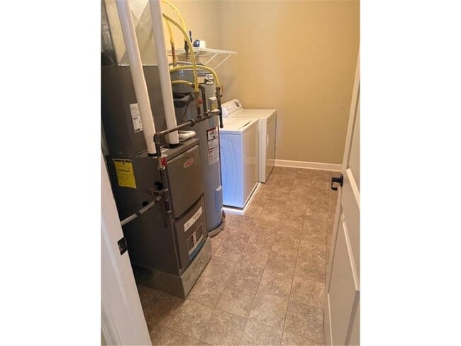 Building Photo - 3409 Chestnut Ln