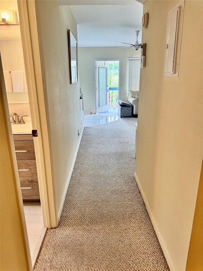 Building Photo - 120 Tilford F