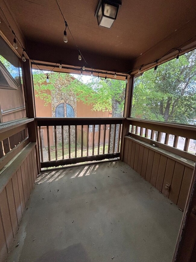 Building Photo - Eastwood on the Bayou