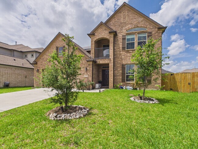 Building Photo - 24711 Miltonwood St