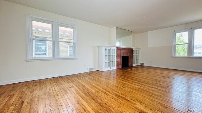 Building Photo - 1553 Whitney Ave