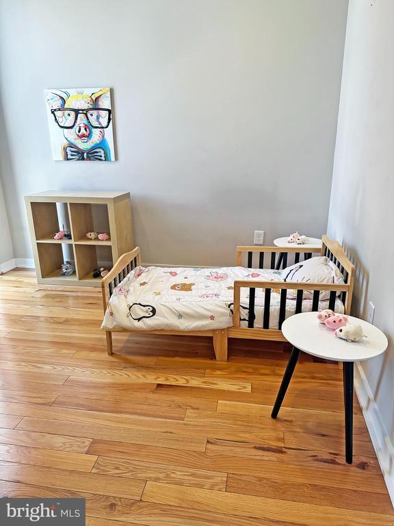 Building Photo - 1246 E Fletcher St