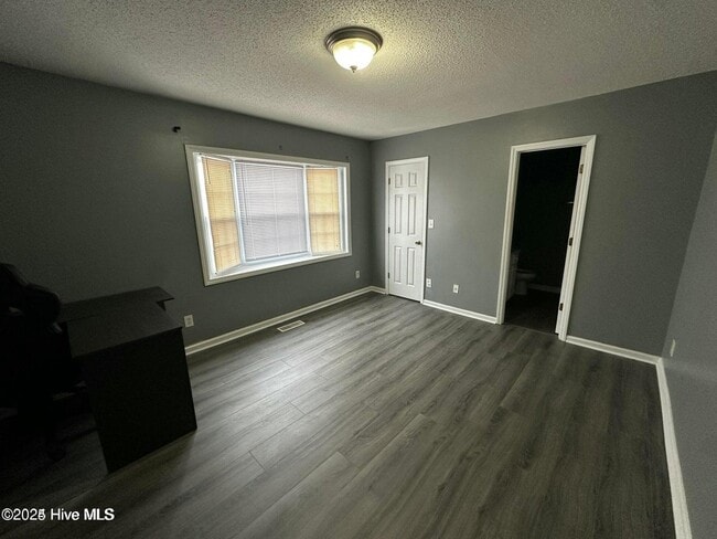 Building Photo - COBBLESTONE - 2152 M7