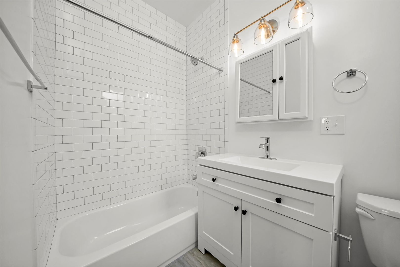 Building Photo - 3409 W Fullerton Ave