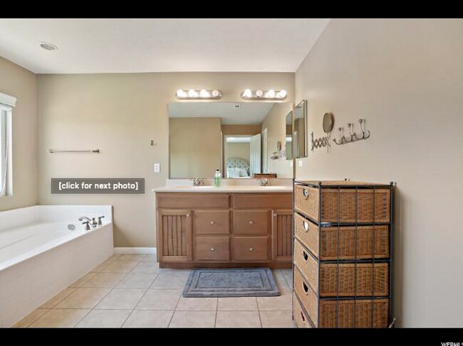 Building Photo - Beautiful 4 Bedroom 3 Bathroom Home in Lehi!