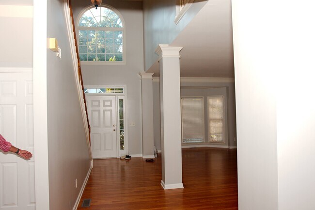 Building Photo - 2927 Arbor Creek Ln