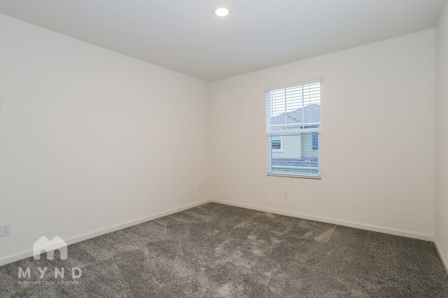 Building Photo - 7942 Pitcher St