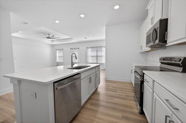 Building Photo - 210 Lyla Ln