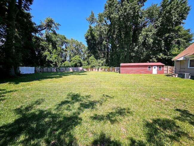 Building Photo - 7817 Sheryl Dr