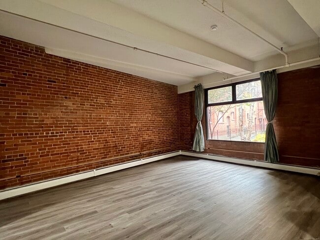 Building Photo - 74 Union Pl