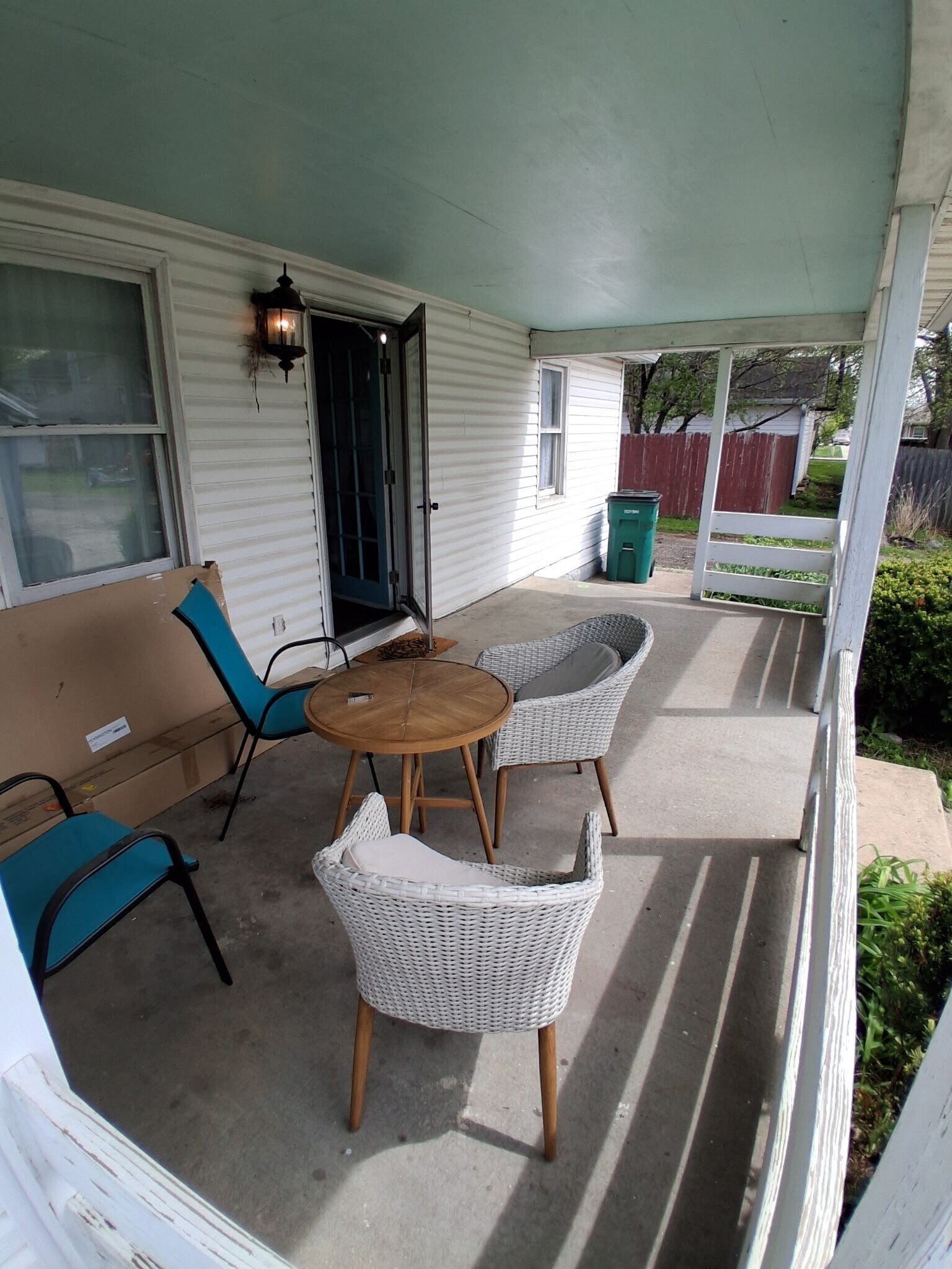 Building Photo - 117 W Ash St