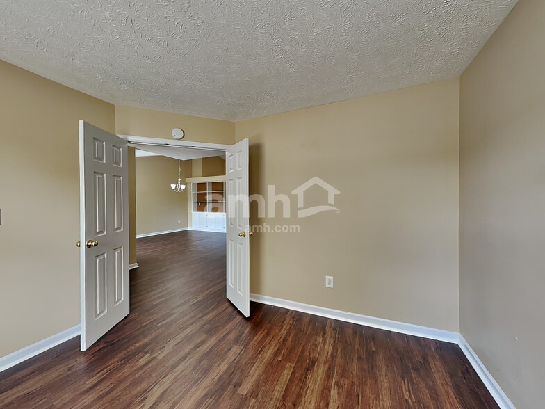 Building Photo - 5884 W Falling Waters Dr